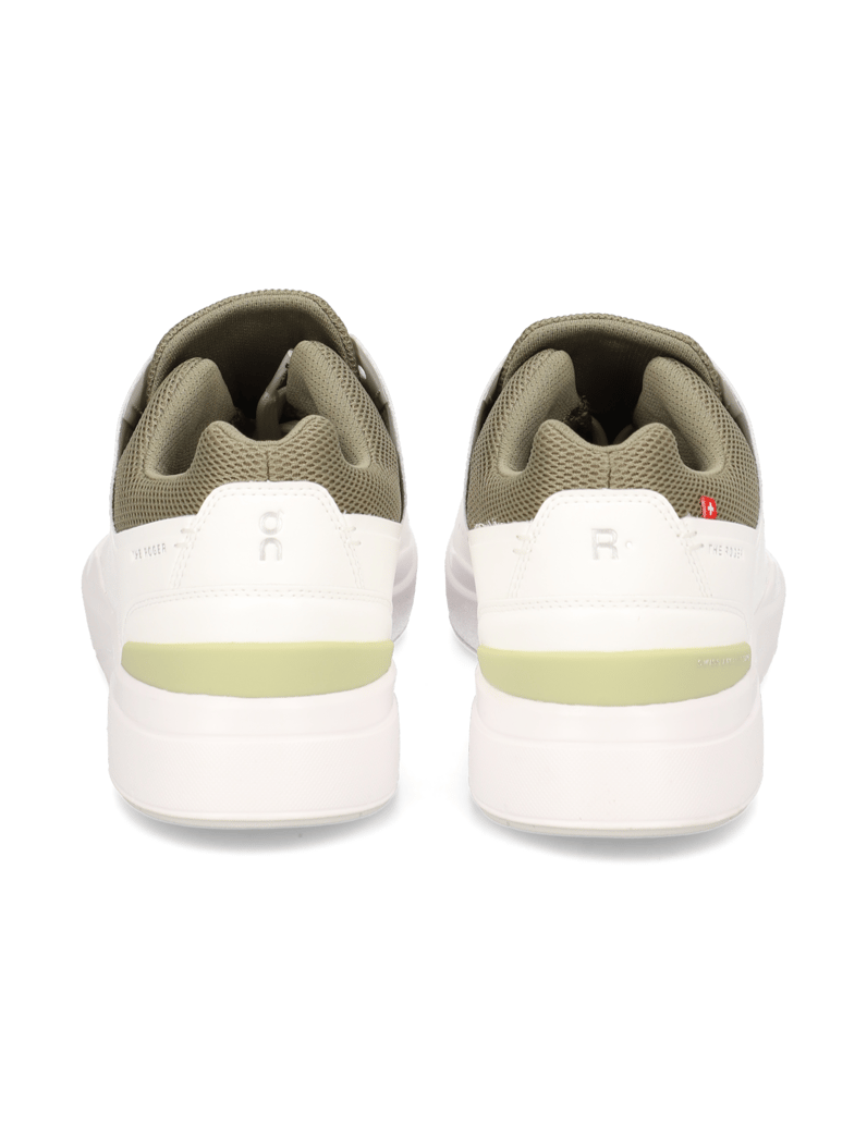 On-THE-ROGER-ADVANTAGE-schwarz