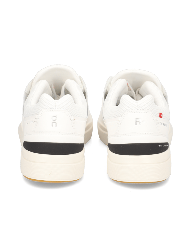 On-The-Roger-Advantage-schwarz