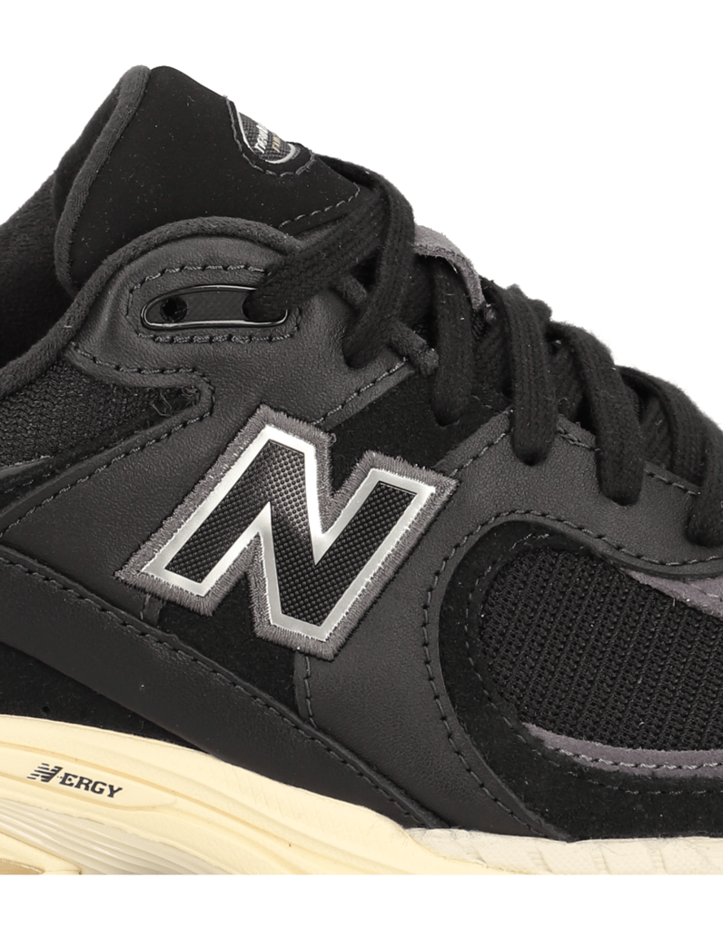 New-Balance-M2002