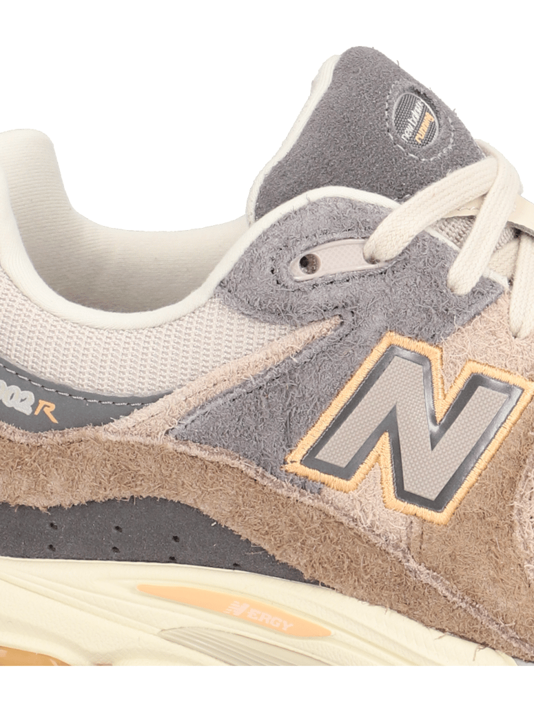 New-Balance-M2002