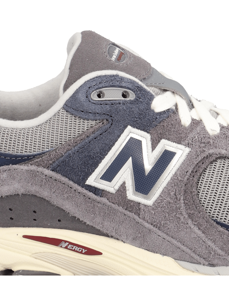 New-Balance-M2002