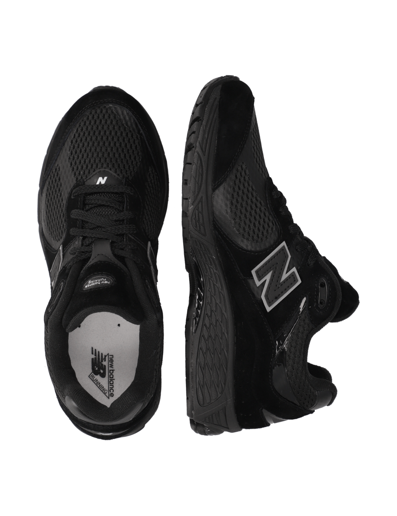 New-Balance-M2002-čierna