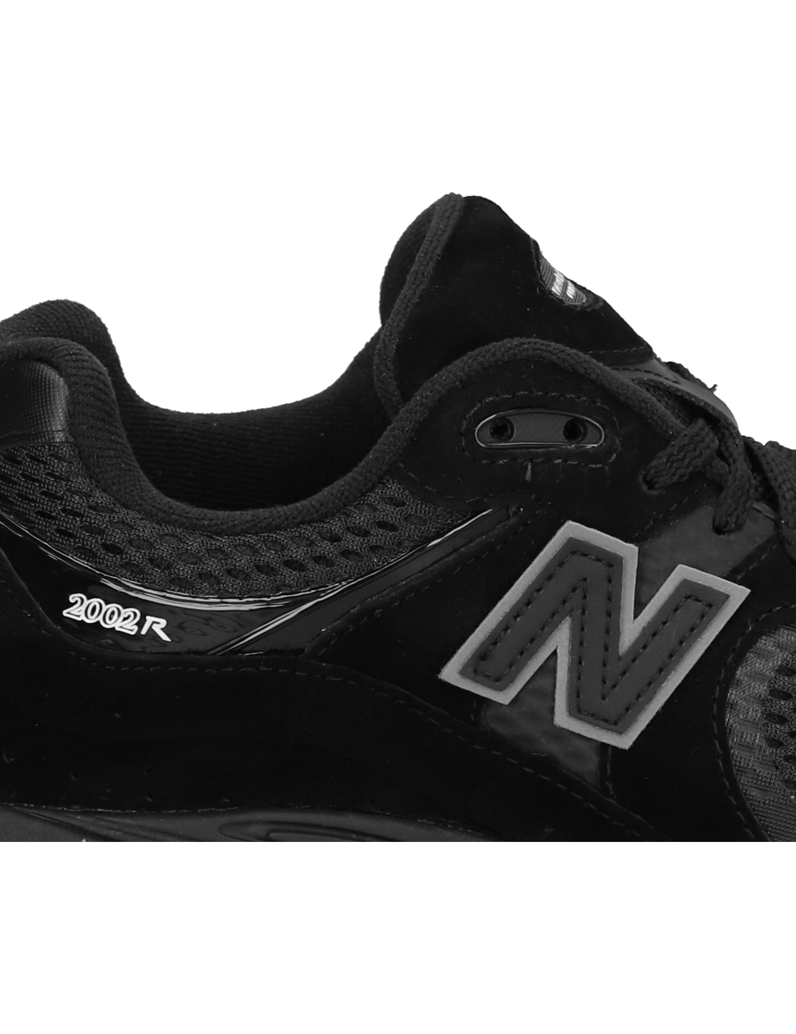 New-Balance-M2002-čierna