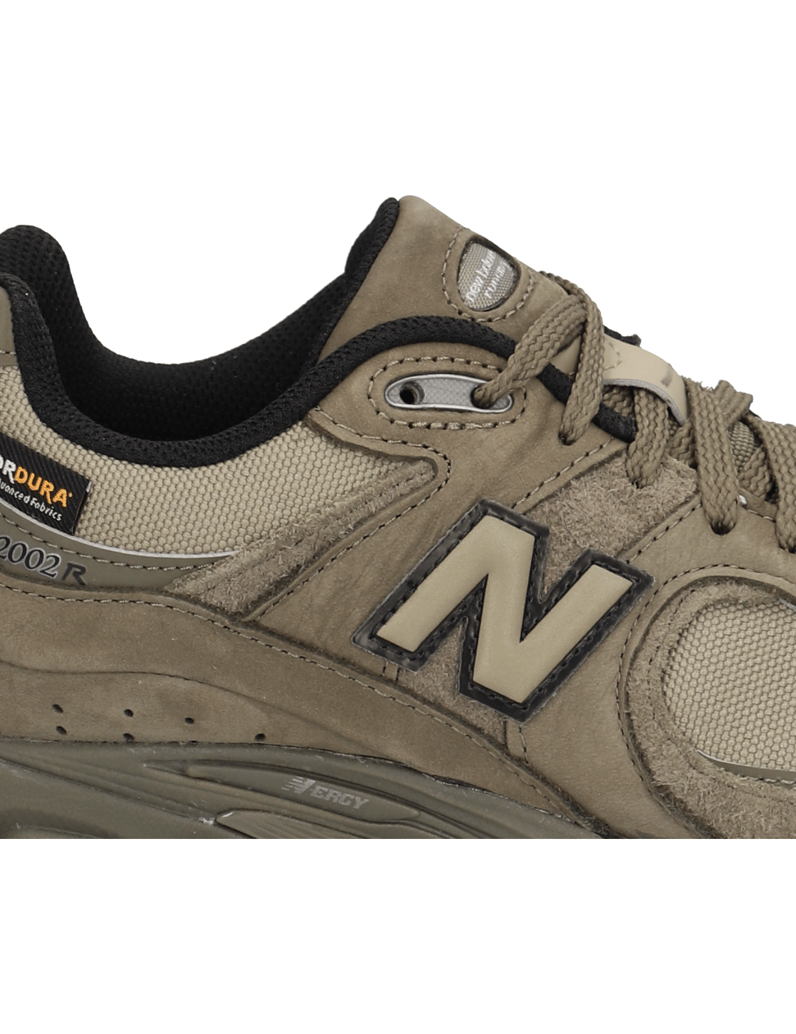 New-Balance-M2002-čierna