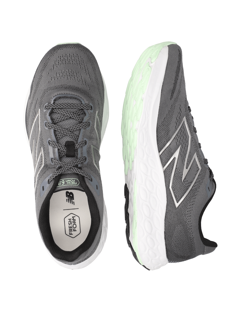 New-Balance-Fresh-Foam-680-v8-schwarz