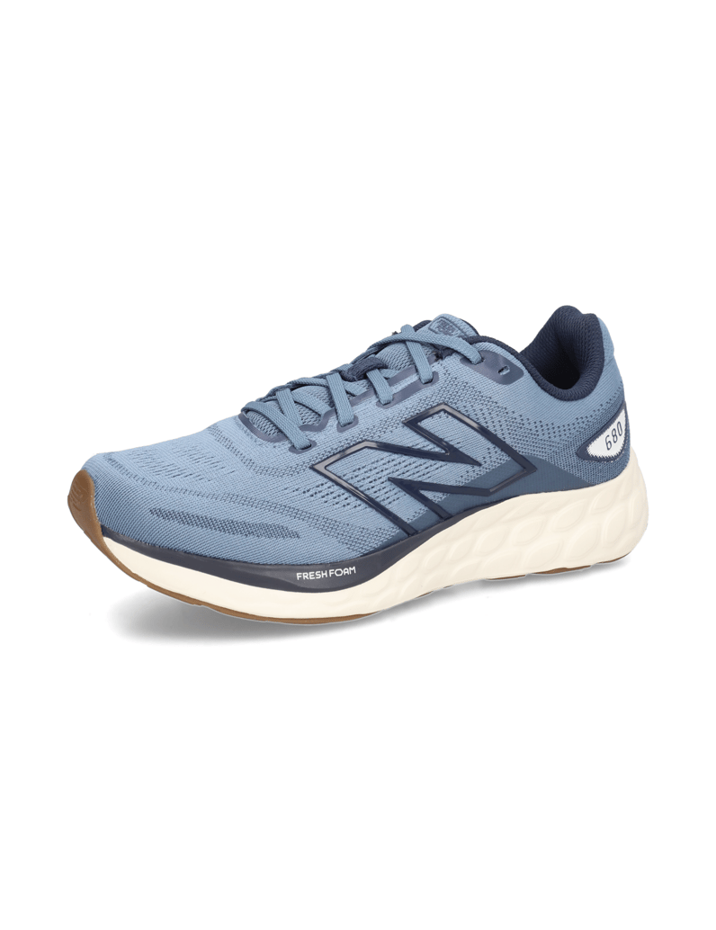 New-Balance-Fresh-Foam-680-v8-schwarz