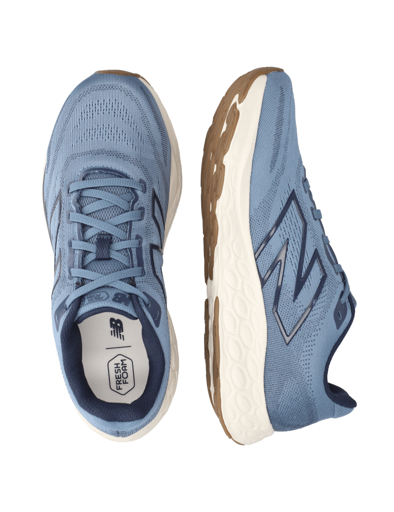 New-Balance-Fresh-Foam-680-v8-schwarz