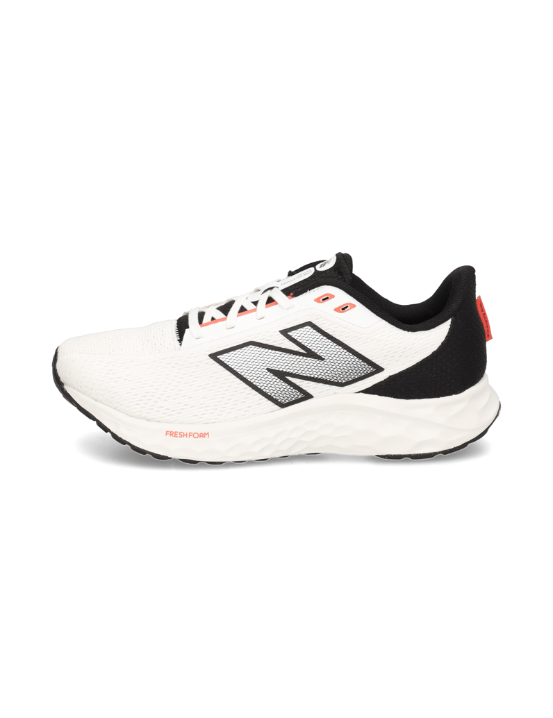 New-Balance-MARISY-schwarz