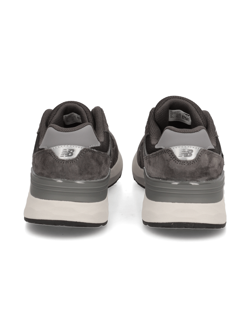 New-Balance-FRESH-FOAM-WALKING-880-V6-grau