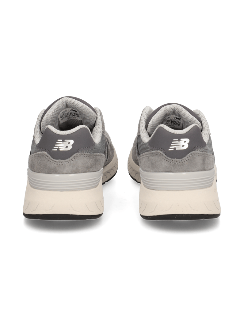 New-Balance-MW880-grau