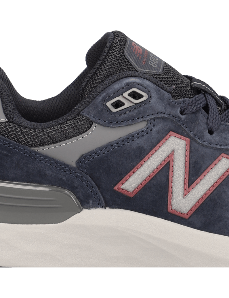 New-Balance-WALKING-880-V7-grau