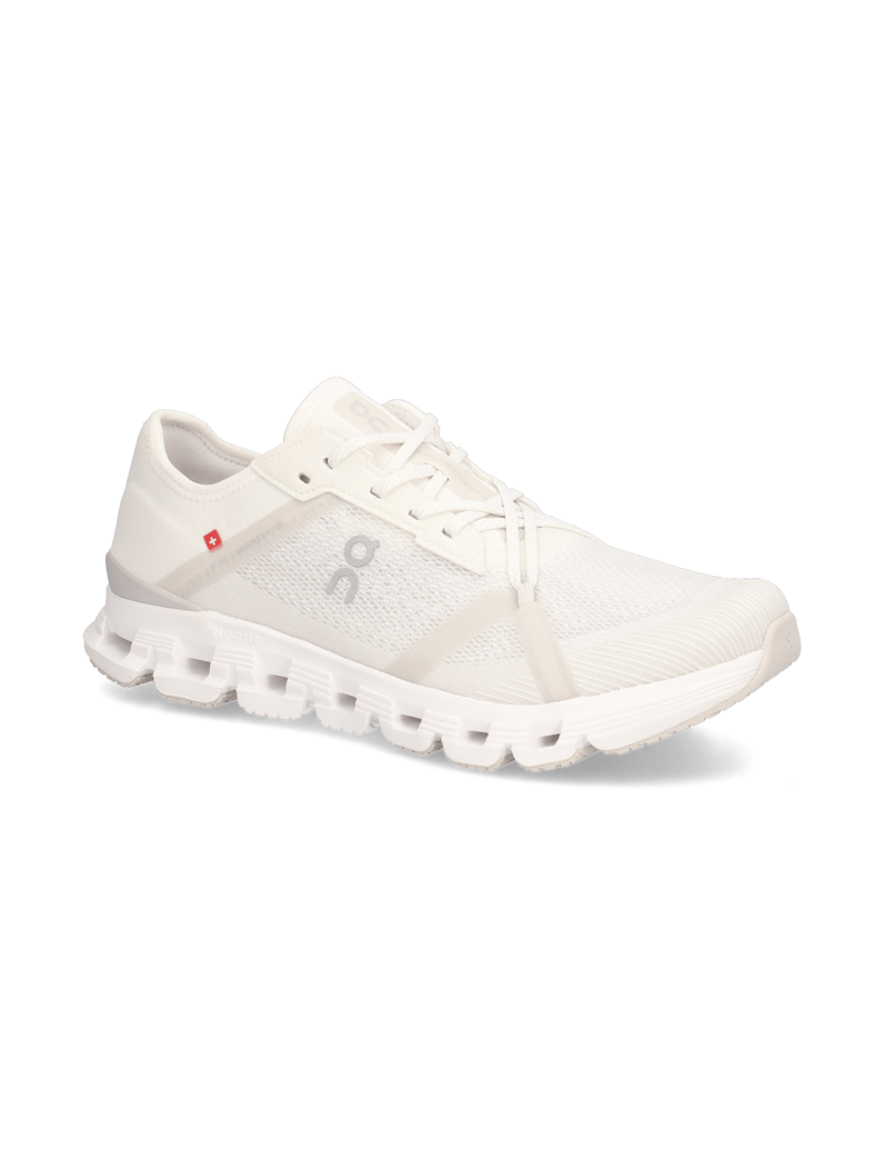 On-Cloud-X-4-Ad-čierna