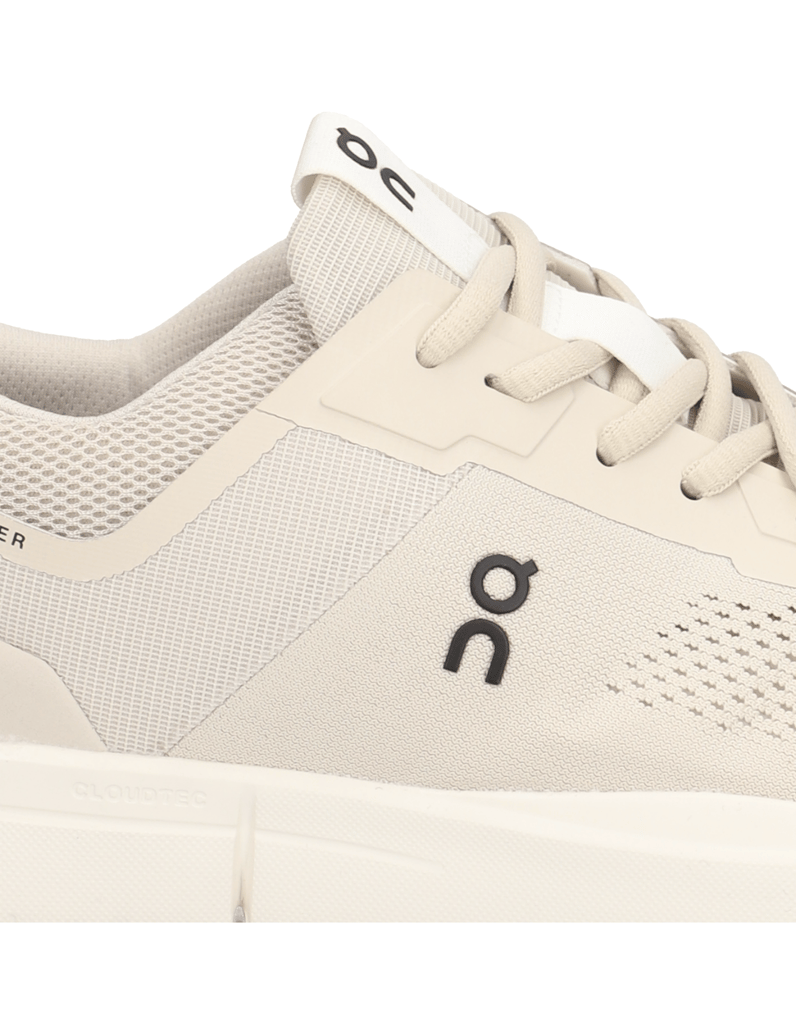 On-The-Roger-Spin-weiss