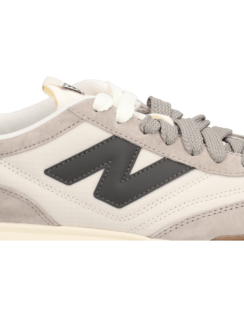 New-Balance-URC42-černá