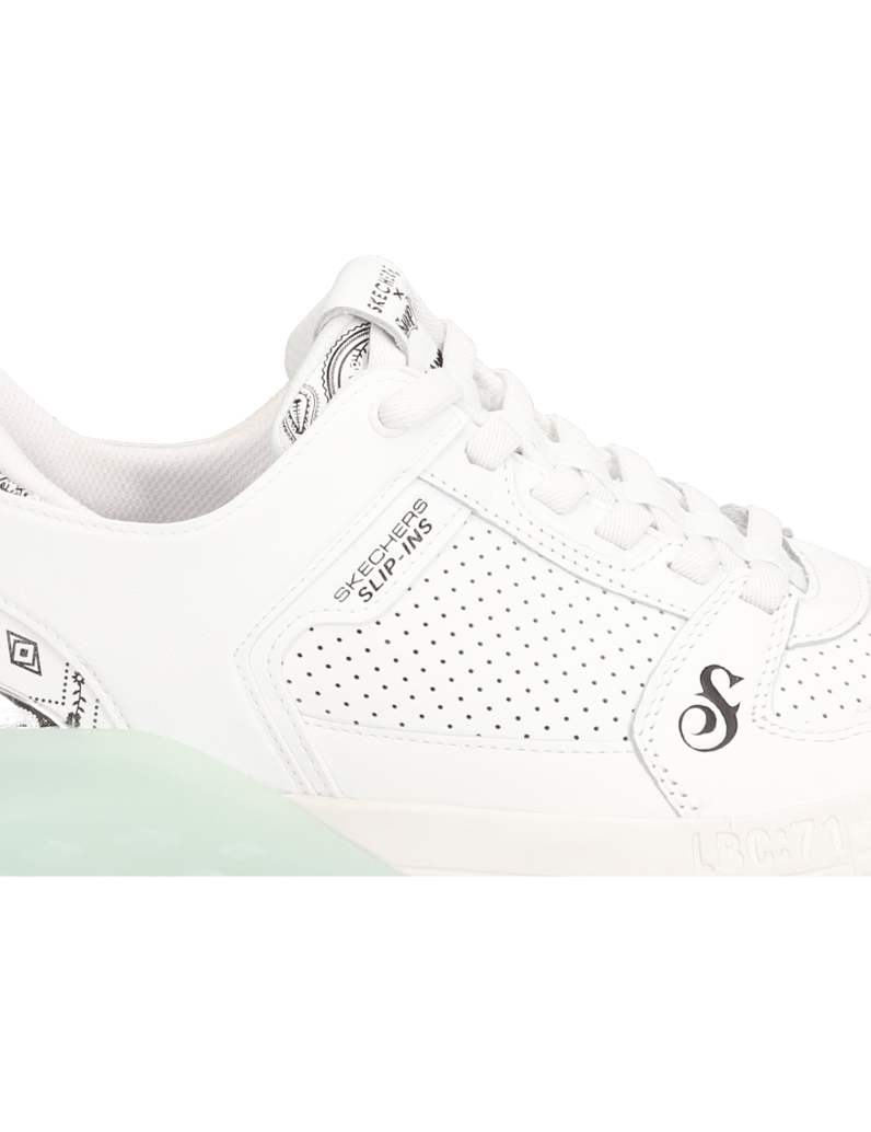 Skechers-SIZZLE---SNOOP-SIZZLE-SLIP-INS-čierna