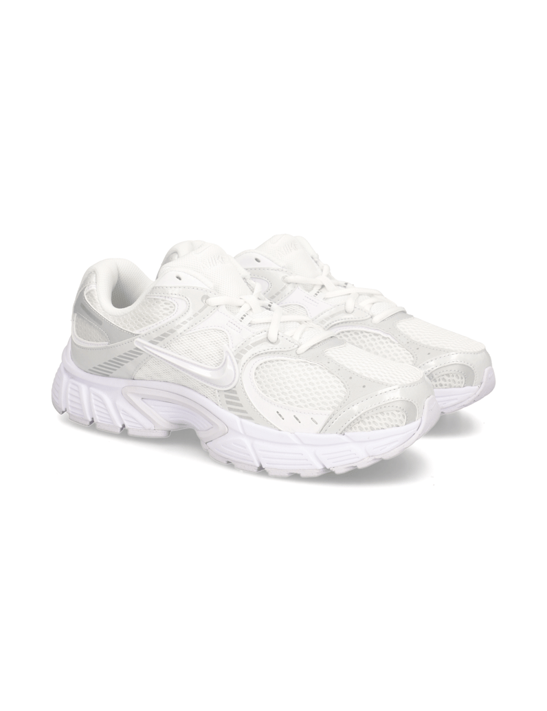 Nike-NIKE-V5-RNR-grau