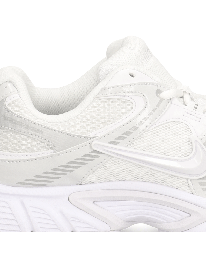 Nike-NIKE-V5-RNR-grau