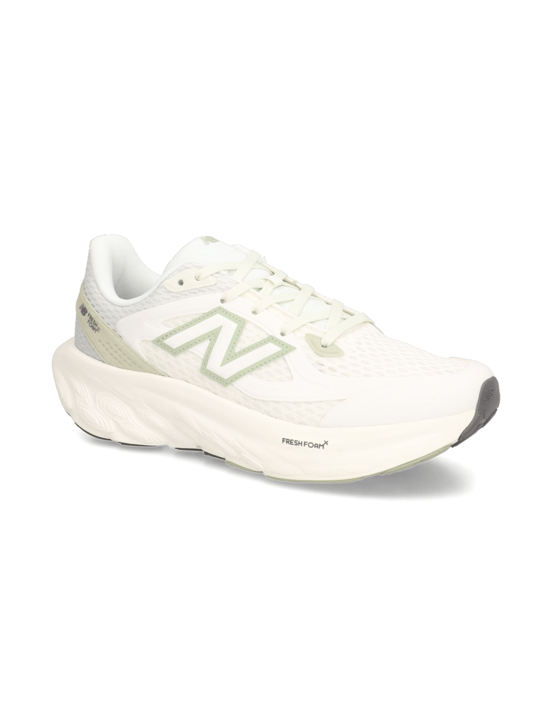 New-Balance-UTRNAF-črna