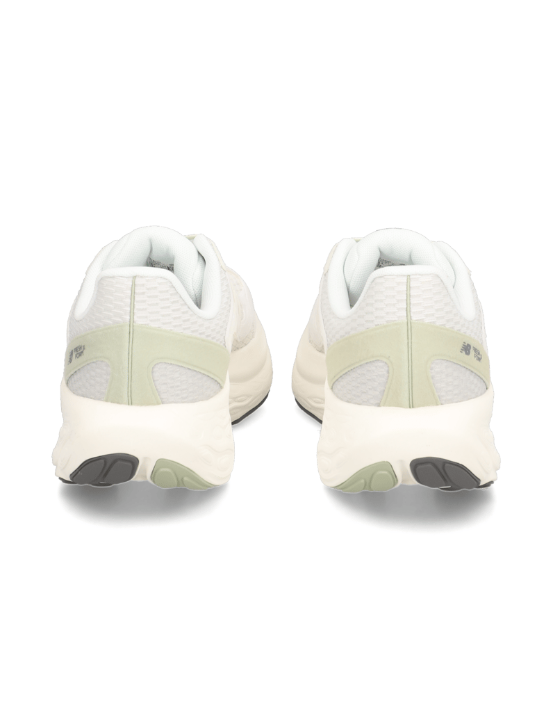 New-Balance-UTRNAF-črna