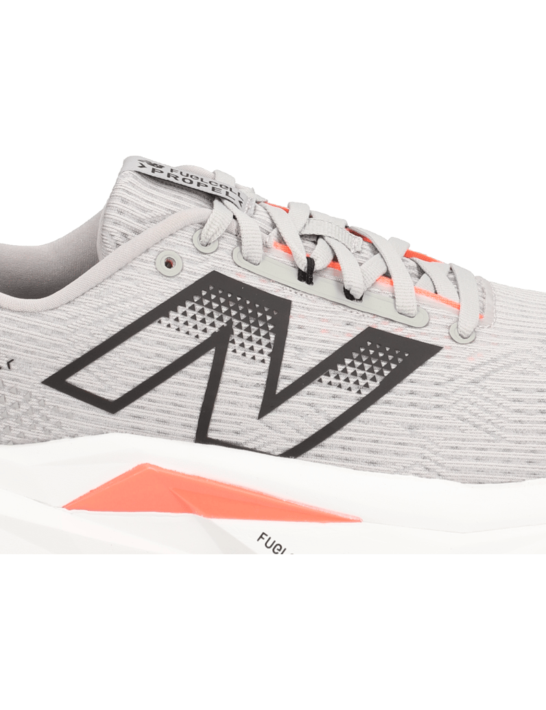 New-Balance-Fuel-Cell-Propel-v5-grau