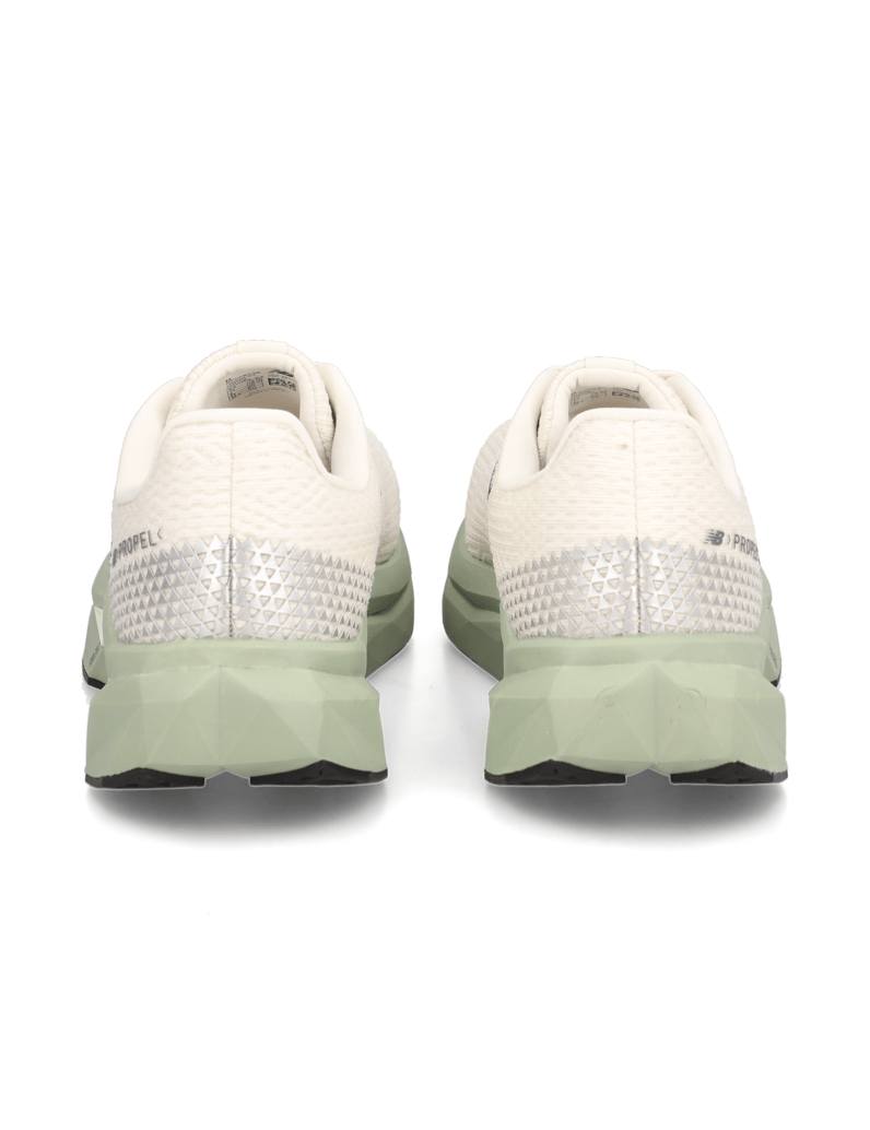 New-Balance-Fuel-Cell-Propel-v5-grau