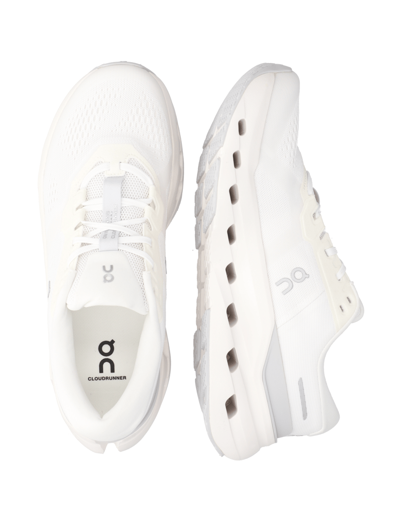 On-Cloudrunner-3-črna