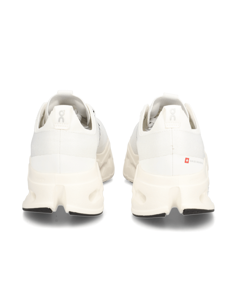 On-Cloudsurfer-Max-črna
