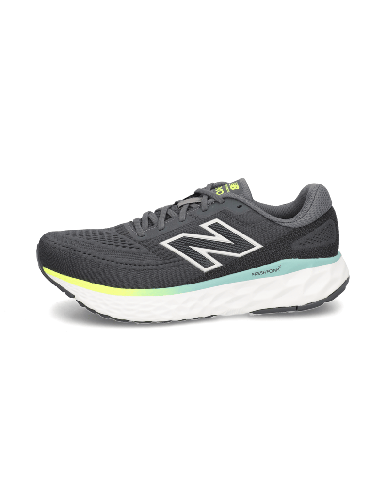 New-Balance-FRESH-FOAM-X-EVOZ-V4-černá