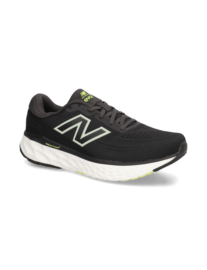New-Balance-FRESH-FOAM-X-EVOZ-V4-črna