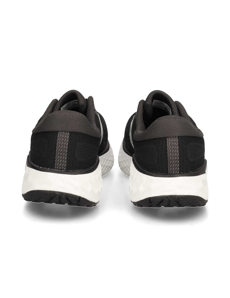 New-Balance-FRESH-FOAM-X-EVOZ-V4-črna