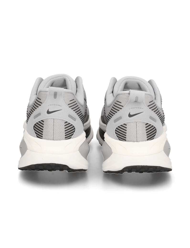 Nike-Nike-Vomero-18-biela