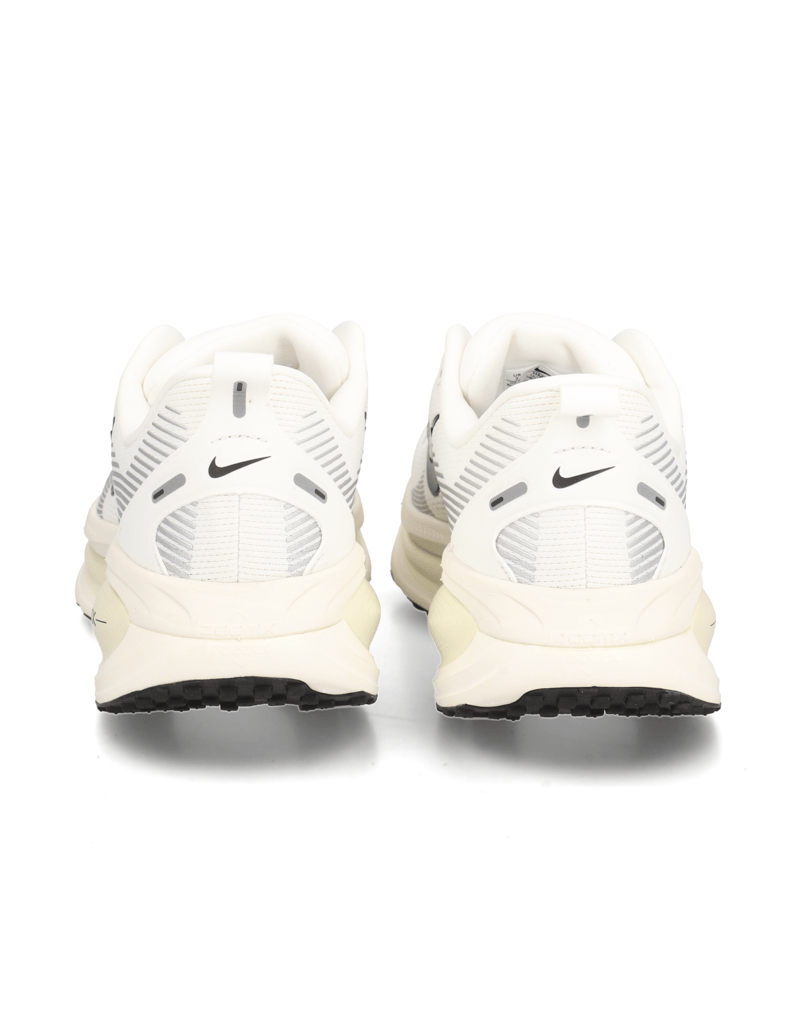 Nike-Nike-Vomero 18-biela