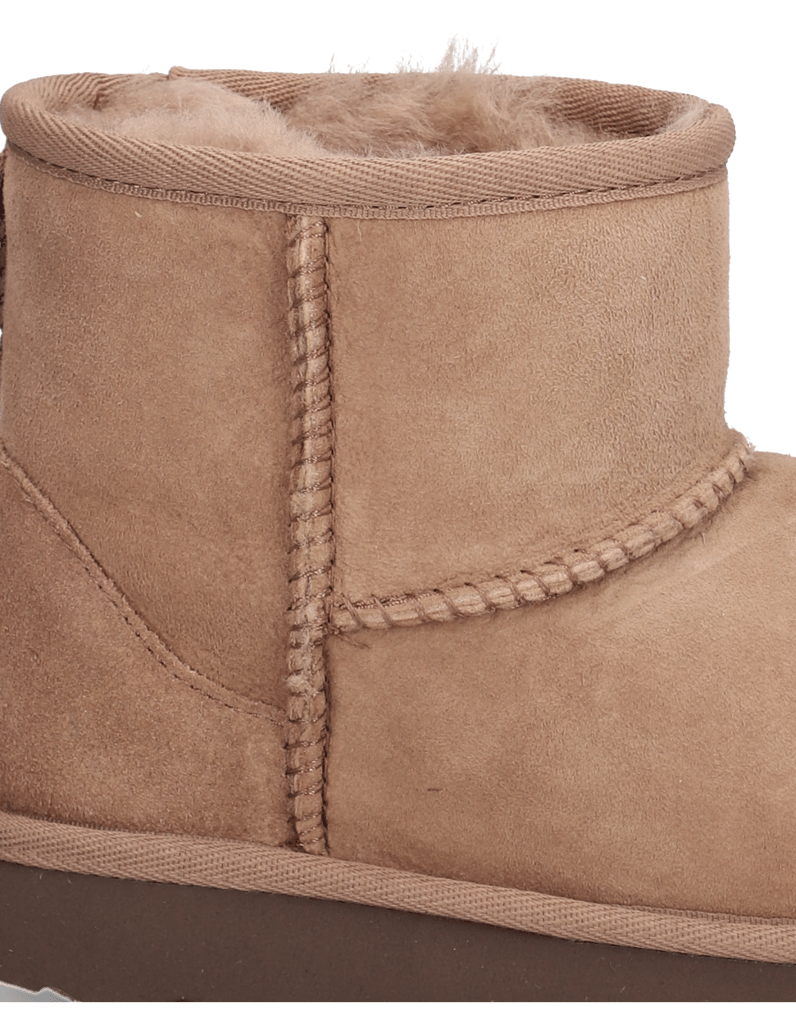 UGG-CLASSIC-MINI-II-hnědá