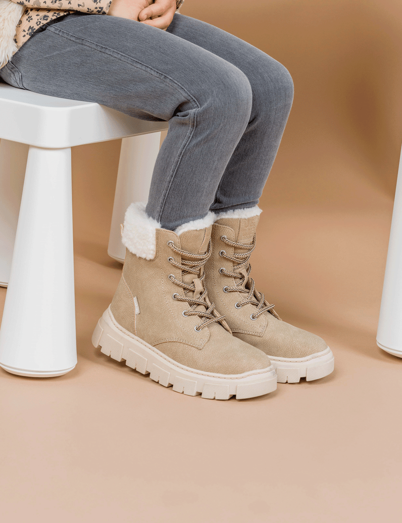 U&ME-gležnjarji-bež