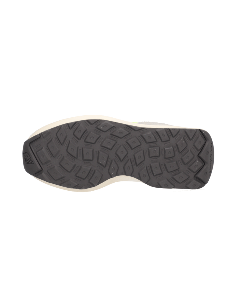 New-Balance-GS370DA-siva