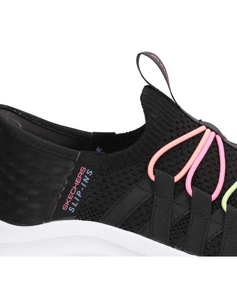 Skechers-ULTRA-FLEX-3.0---BUNGEE-FUN-črna