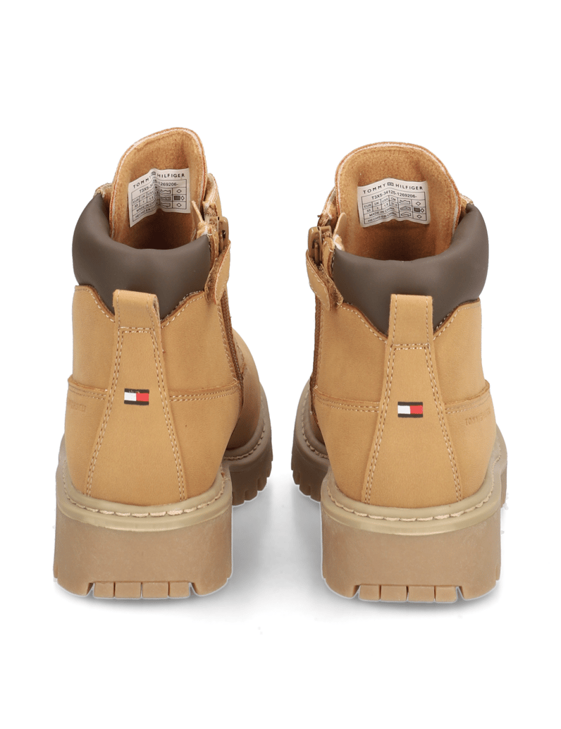 Tommy-Hilfiger-BERTRAM-koňaková