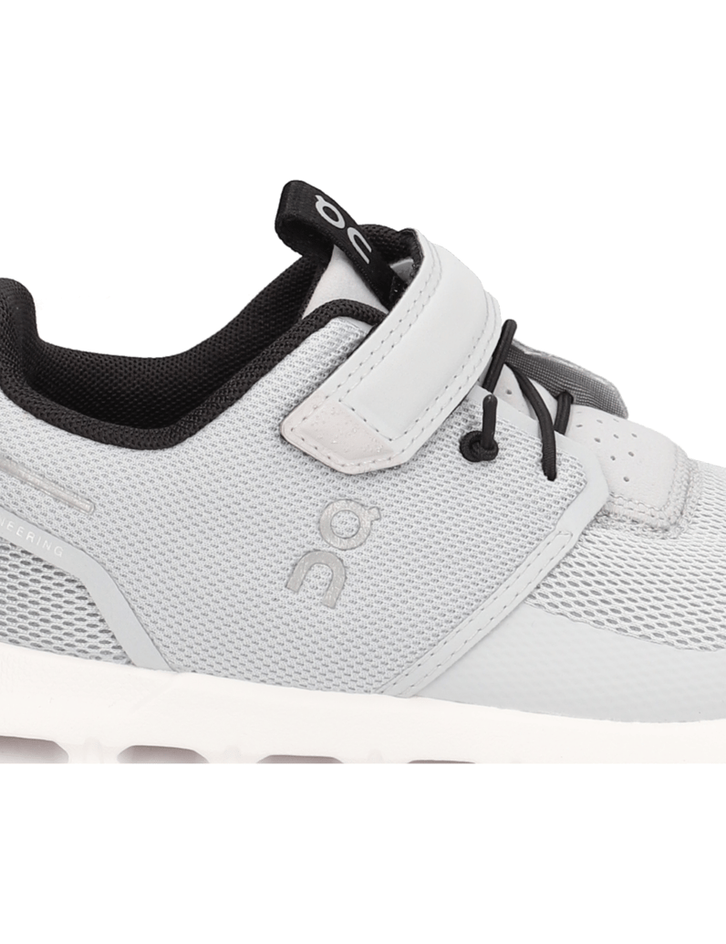 On-Cloud-Play-schwarz