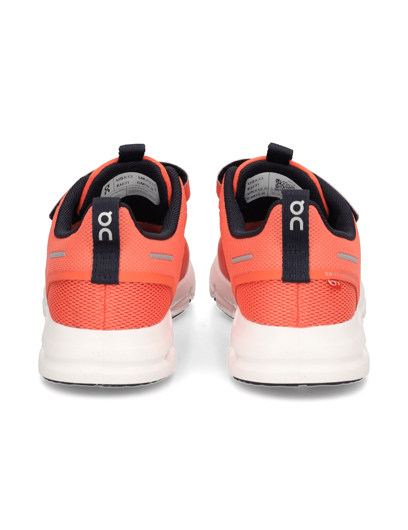 On-Cloud-Play-schwarz