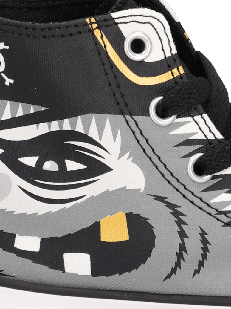 Converse-CHUCK-TAYLOR-ALL-STAR-PIRATE-PRINT