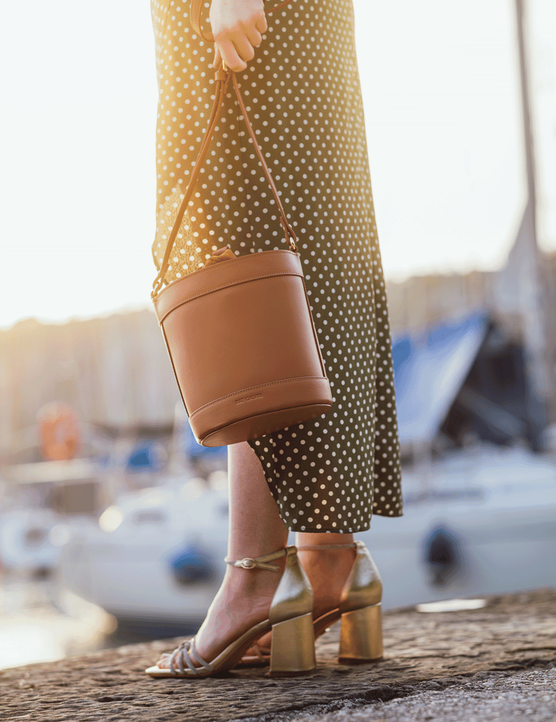 Pat-Calvin-gladko-usnje-torbica-črna