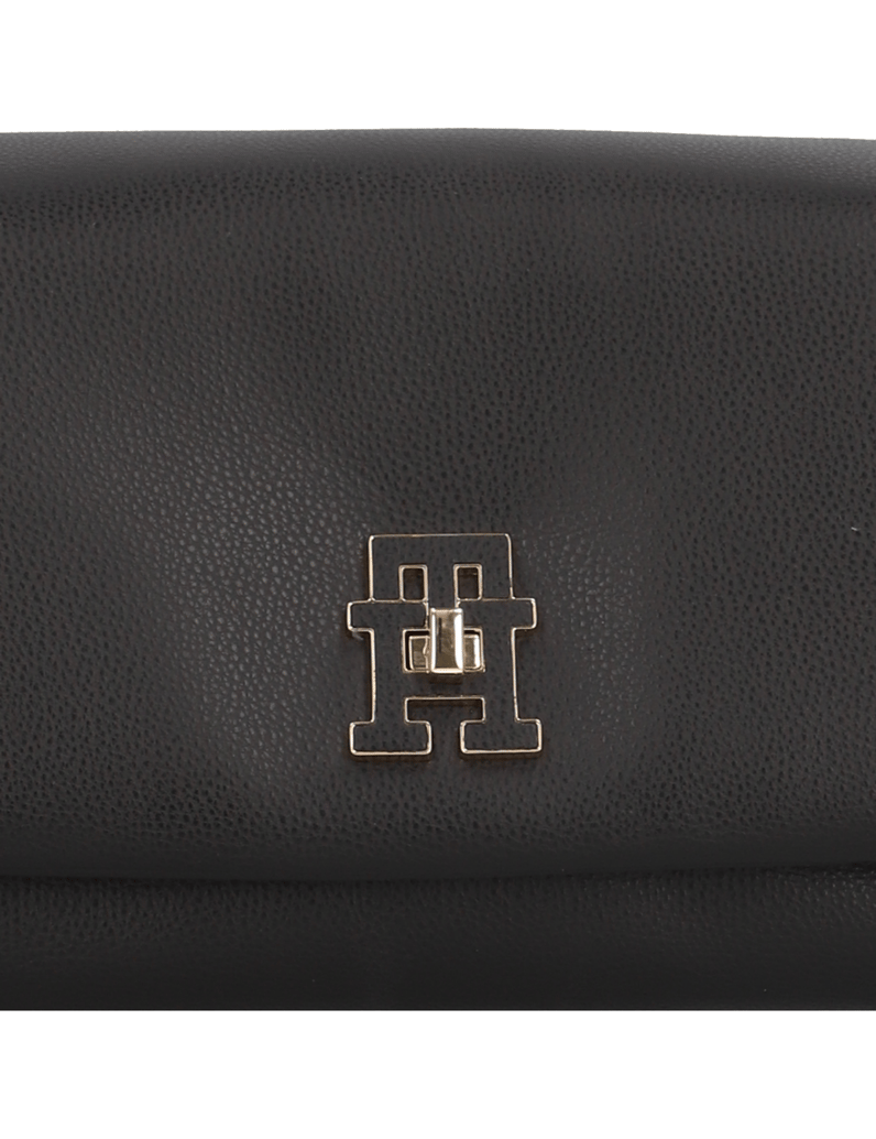 Tommy-Hilfiger-torbica-črna