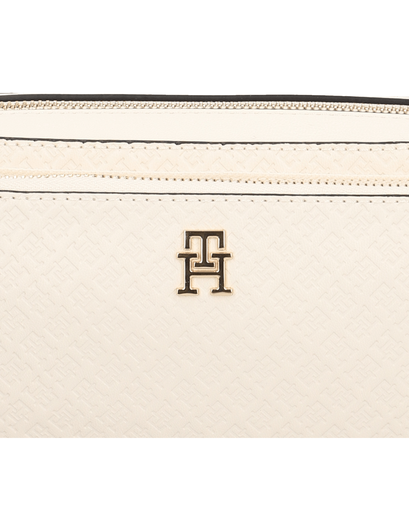 Tommy-Hilfiger-TH-DAILY-CAMERA-BAG-MONO-weiss