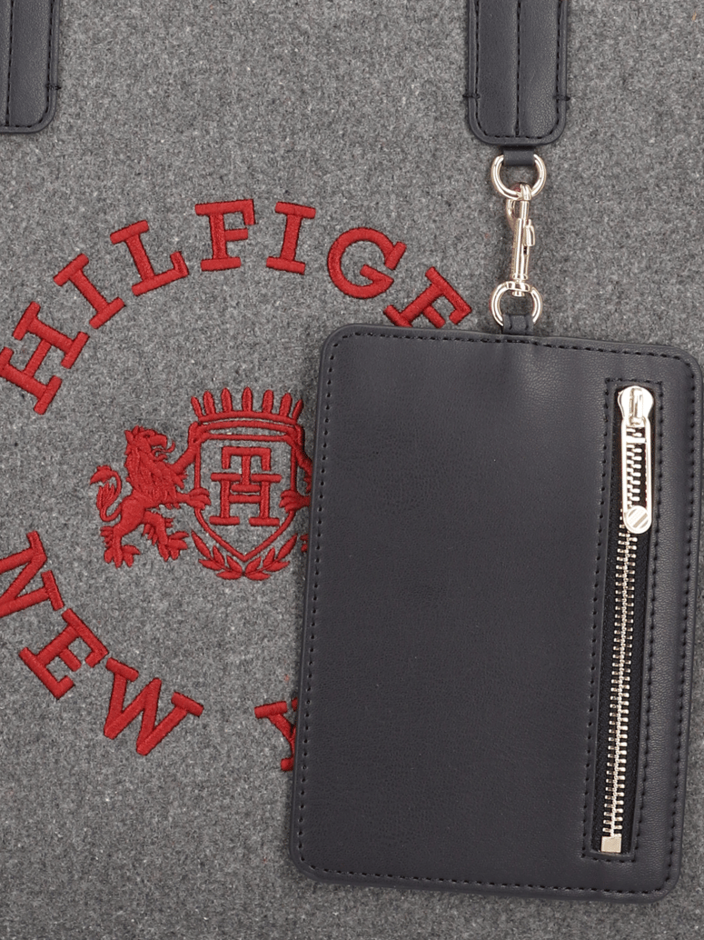 Tommy-Hilfiger-ICONIC-TOMMY-TOTE-WOOL-LOGO