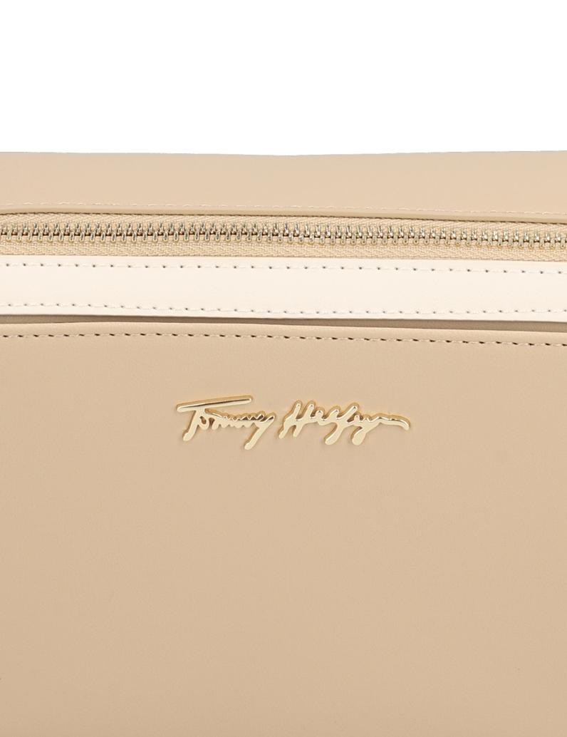 Tommy-Hilfiger-ICONIC-TOMMY-SATCHEL