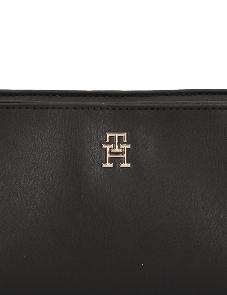 Tommy-Hilfiger-mini-torbica