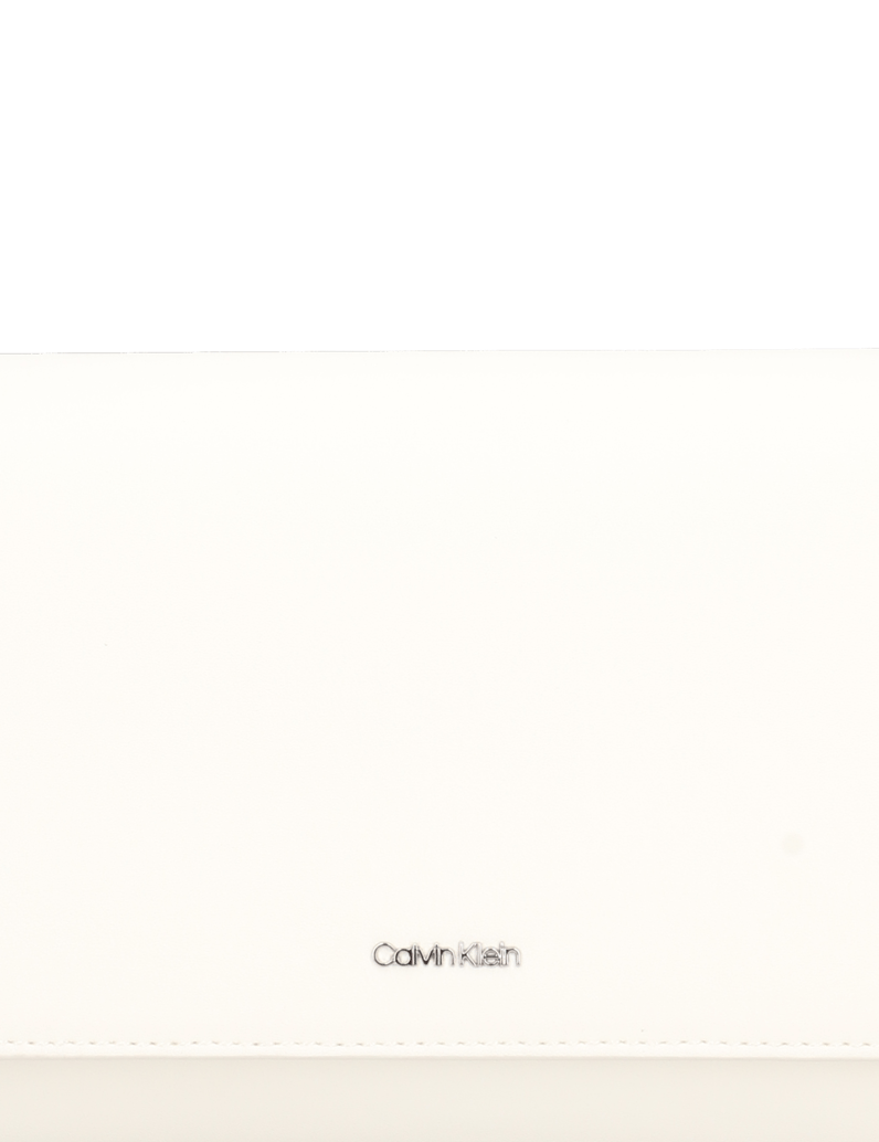 Calvin-Klein-CK-MUST-SHOULDER-BAG-bílá
