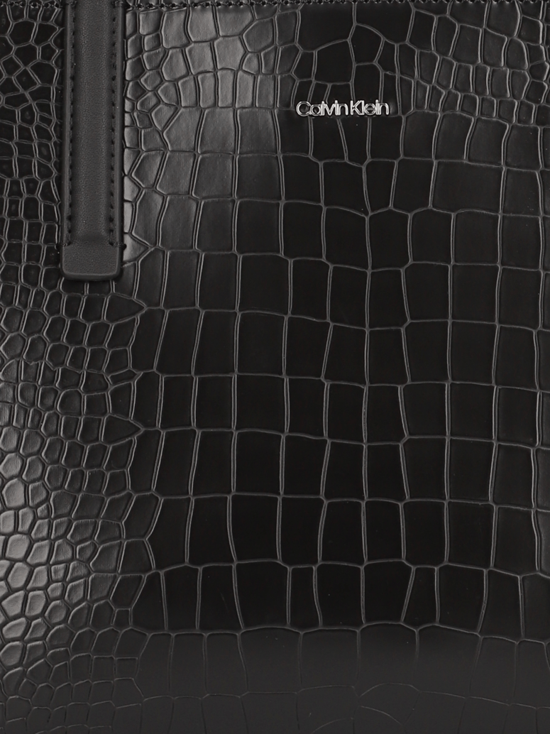Calvin-Klein-torbica-črna
