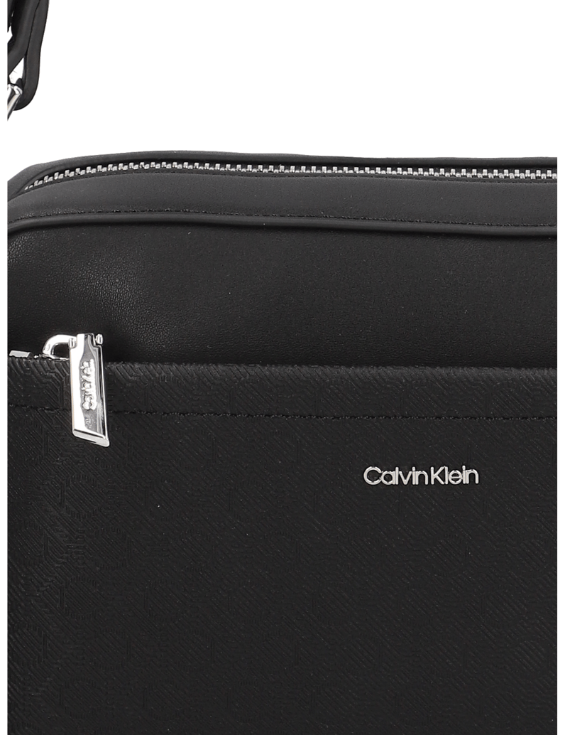 Calvin-Klein-torbica-črna