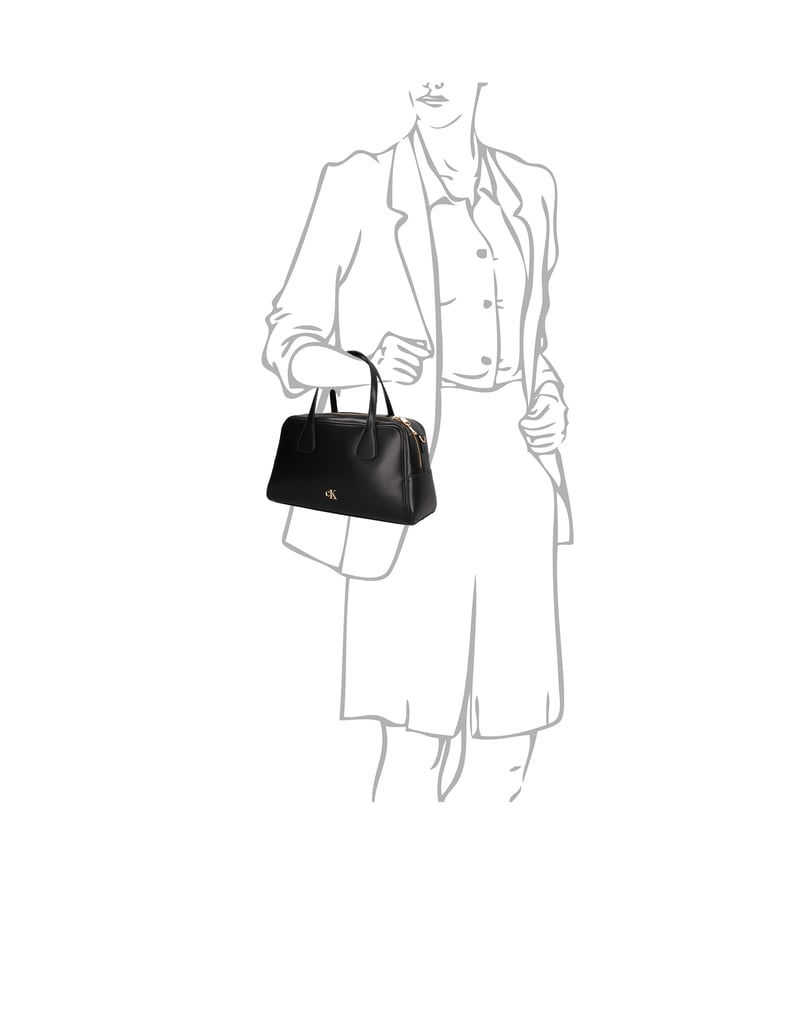 Calvin-Klein-CK-MEDIUM-BOWLING-BAG-črna